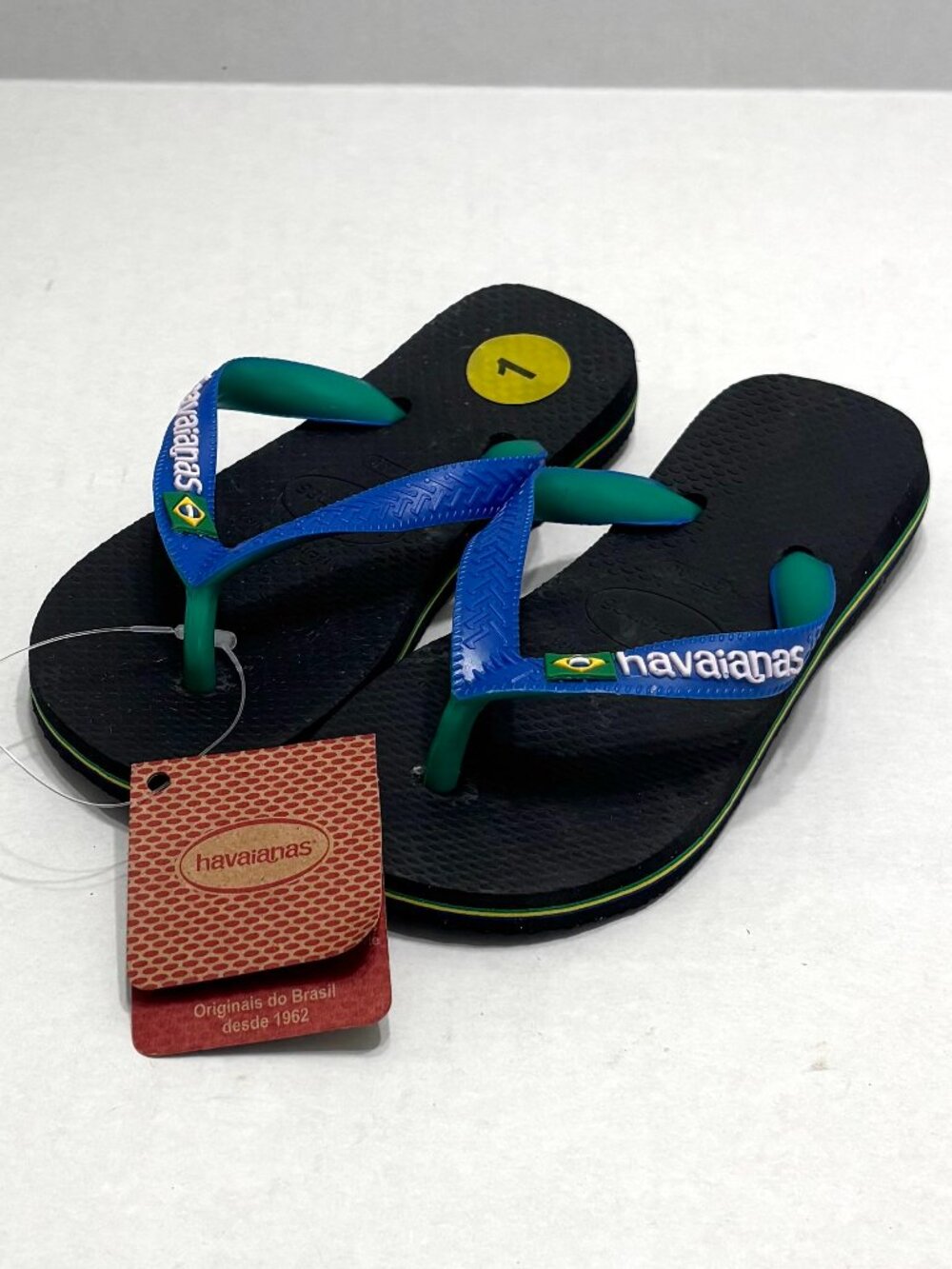 NWT Havaianas Youth Black/Blue Star Flip Flops